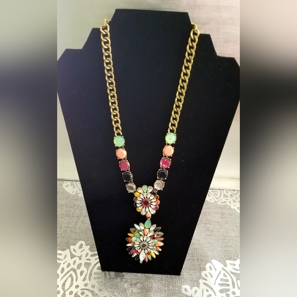 Logo Links by Lori Goldstein Sunburst Pendant Multi Color Statement Necklace - Picture 2 of 12